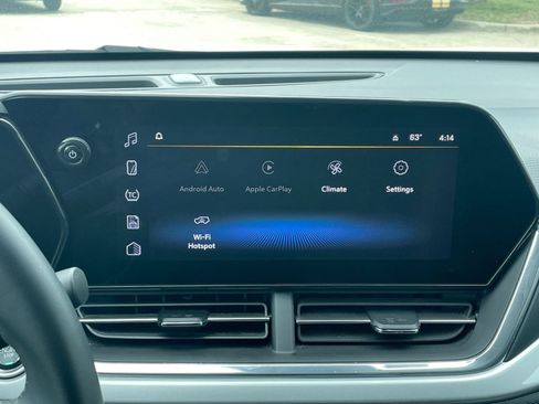 Used 2025 Chevrolet Trax LT w/ LT Convenience Package image 20