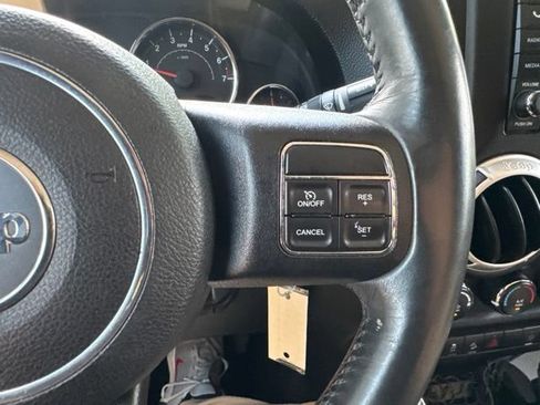 Used 2015 Jeep Wrangler Unlimited Sahara AWD/4WD image 26