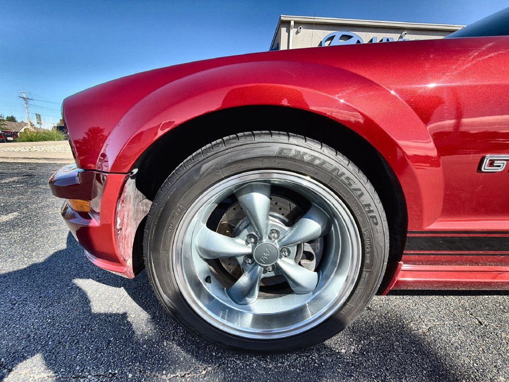 Used 2008 Ford Mustang GT RWD image 16