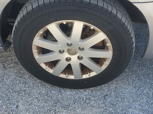 Used 2015 Chrysler Town & Country Touring FWD image 10