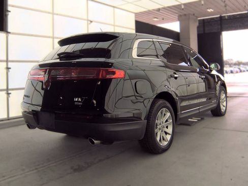 Used 2015 Lincoln MKT AWD image 2