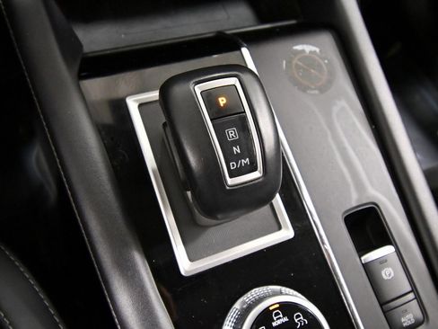 Used 2024 Mitsubishi Outlander SE image 25