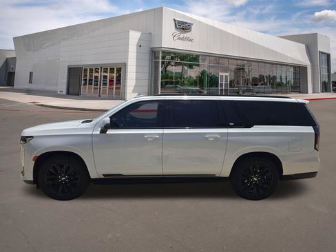 Used 2024 Cadillac Escalade ESV Sport w/ Touring Package AWD/4WD image 3