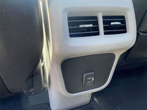 Used 2022 GMC Terrain SLE w/ Driver Convenience Package image 13