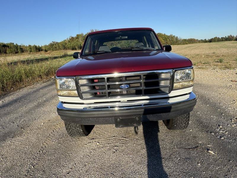 Used 1994 Ford Bronco XLT AWD/4WD image 2