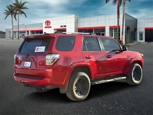Used 2023 Toyota 4Runner SR5 Premium image 3
