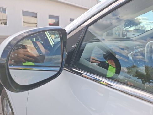 Used 2018 Kia Sorento SX image 15