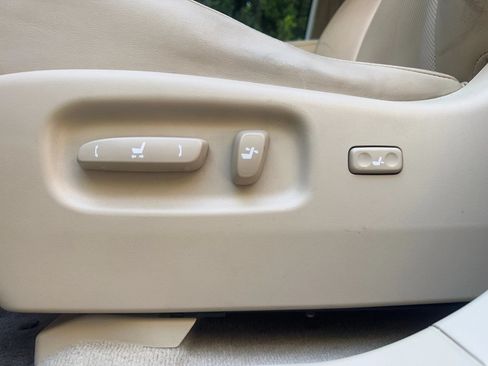 Used 2012 Lexus RX 350 FWD w/ Premium Pkg image 16