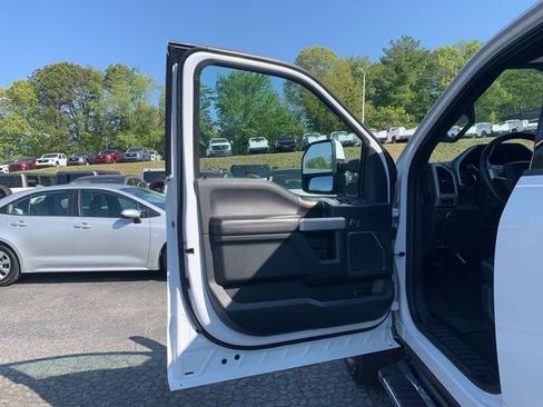 Used 2022 Ford F250 Lariat w/ Lariat Ultimate Package AWD/4WD image 22