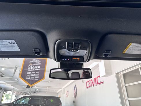 Certified 2025 GMC Canyon Denali AWD/4WD image 28