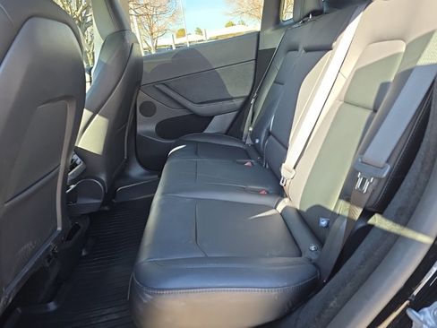 Used 2025 Tesla Model Y Long Range image 17