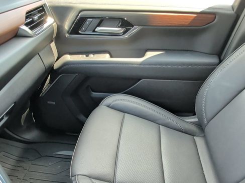 Used 2026 GMC Yukon XL Denali w/ Denali Reserve Package AWD/4WD image 18