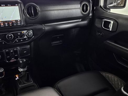 Used 2021 Jeep Wrangler Unlimited Sahara AWD/4WD image 10