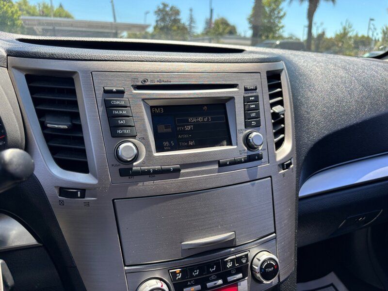 Used 2014 Subaru Outback 2.5i Premium AWD/4WD image 15