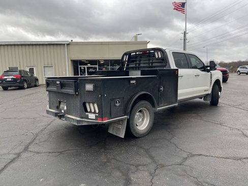 Used 2024 Ford F350 Platinum w/ FX4 Off-Road Package image 3