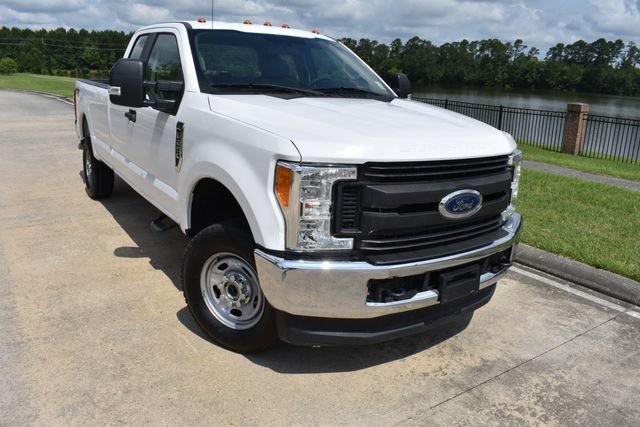 Used 2018 Ford F250 XL w/ Power Equipment Group AWD/4WD image 2