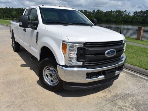 Used 2018 Ford F250 XL w/ Power Equipment Group AWD/4WD image 2