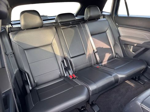 Used 2021 Volkswagen Atlas Cross Sport SE image 23