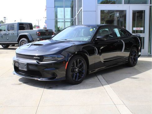 Used 2020 Dodge Charger R/T w/ Blacktop Package RWD image 3