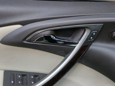 Used 2015 Buick Verano FWD image 12