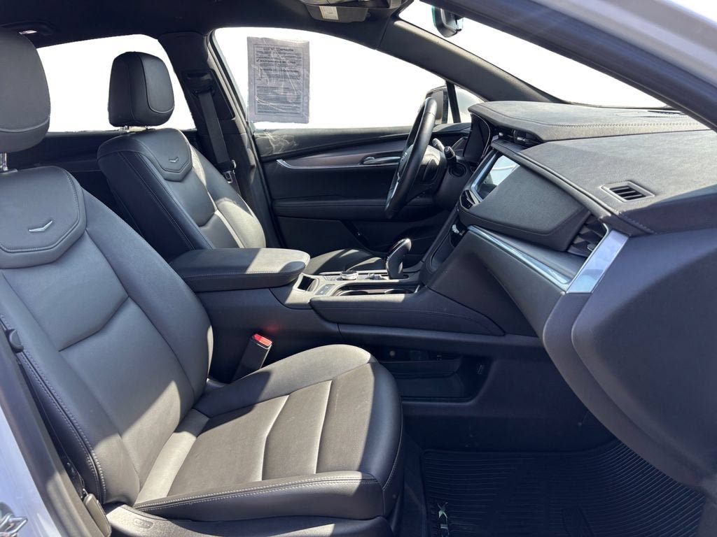 Certified 2024 Cadillac XT5 Luxury FWD image 17