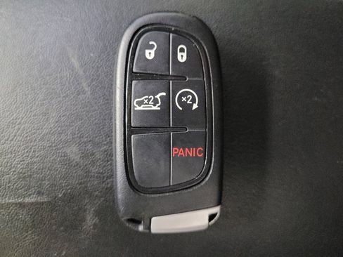 Used 2020 Jeep Cherokee Limited AWD/4WD image 32