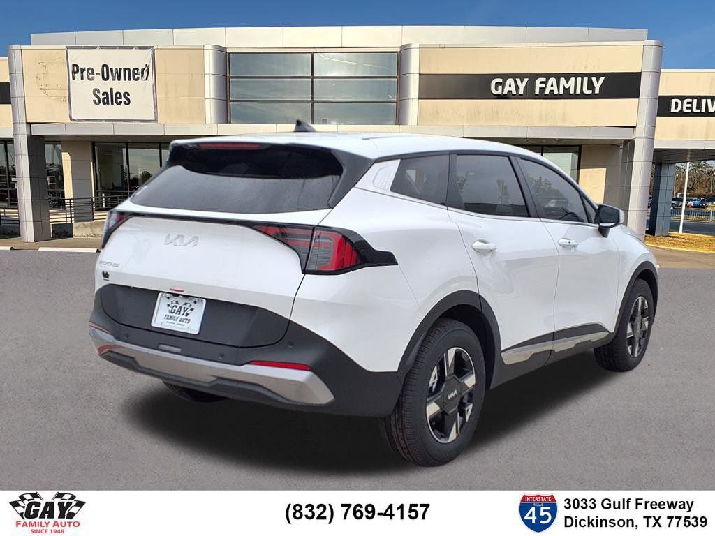 Certified 2026 Kia Sportage LX FWD image 2