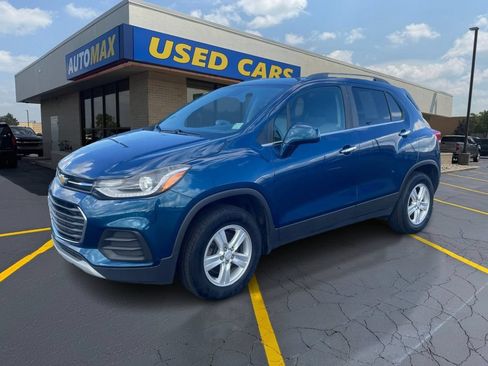 Used 2020 Chevrolet Trax LT w/ Sun & Sound Package AWD/4WD image 1
