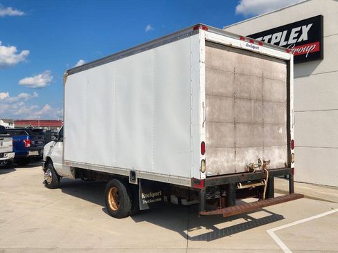 Used 2012 Ford E-450 and Econoline 450 Super Duty RWD image 4