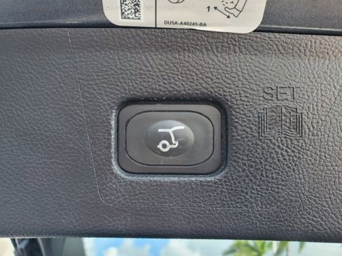 Used 2016 Ford Edge SEL w/ Equipment Group 201A image 9