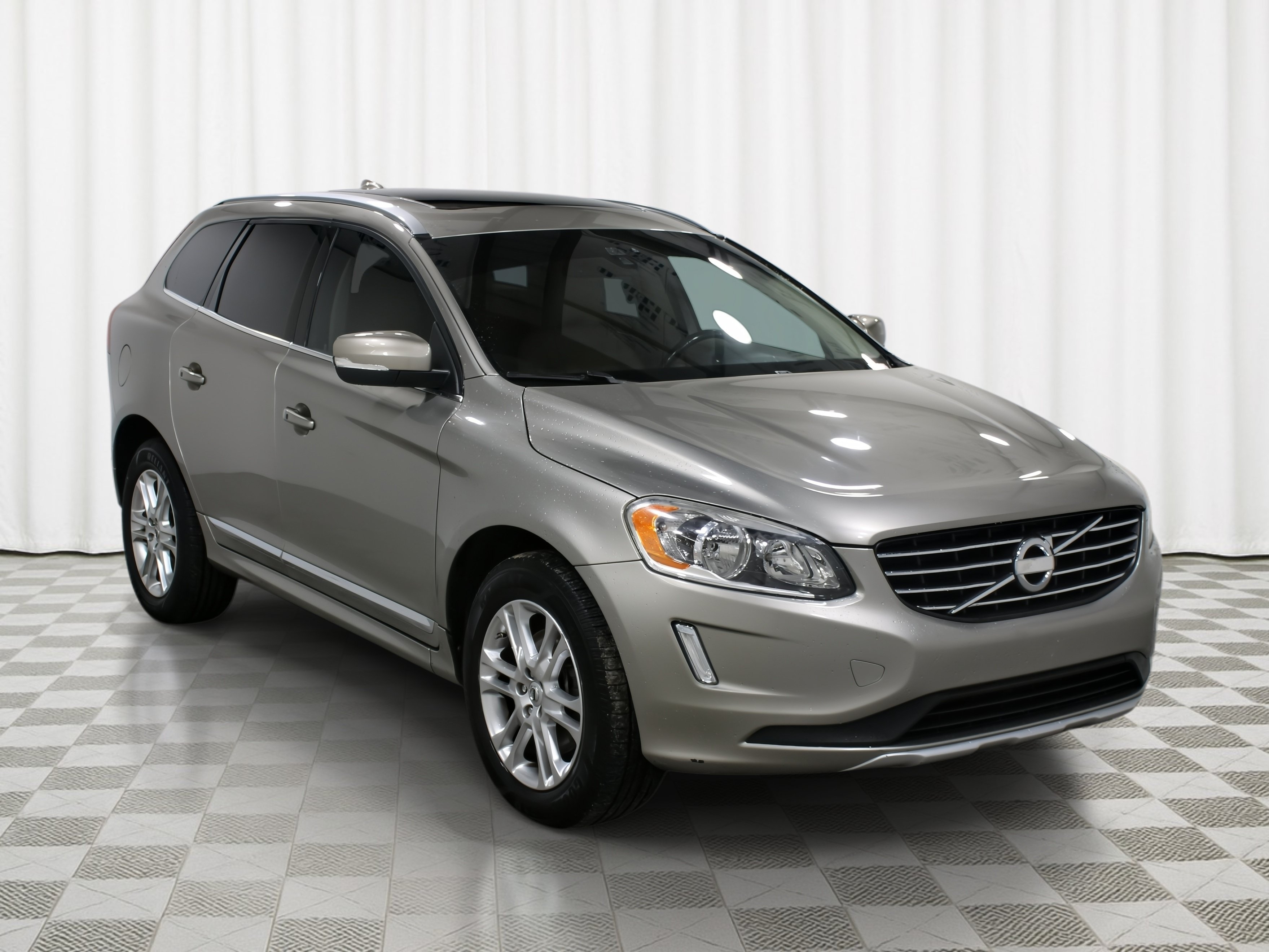 Used 2015 Volvo XC60 T5 Premier Plus FWD image 1