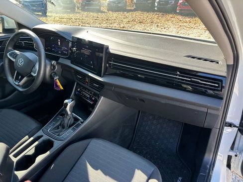 Used 2025 Volkswagen Jetta S image 35