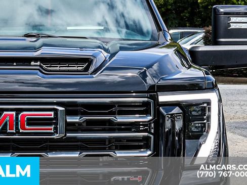Used 2024 GMC Sierra 2500 AT4 w/ AT4 Premium Plus Package AWD/4WD image 14