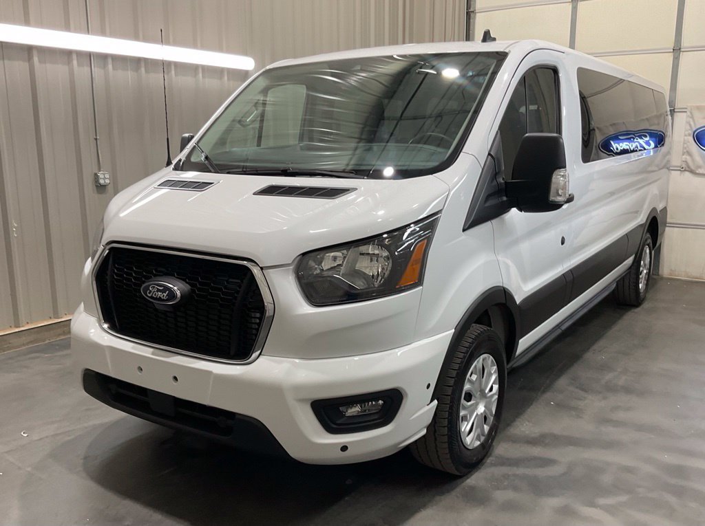 Used 2025 Ford Transit 350 XLT RWD image 3