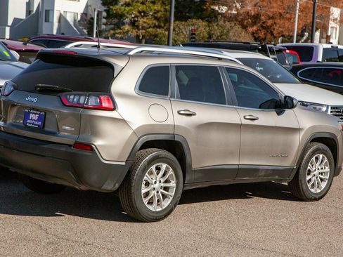 Used 2019 Jeep Cherokee Latitude w/ Popular Appearance Group image 5