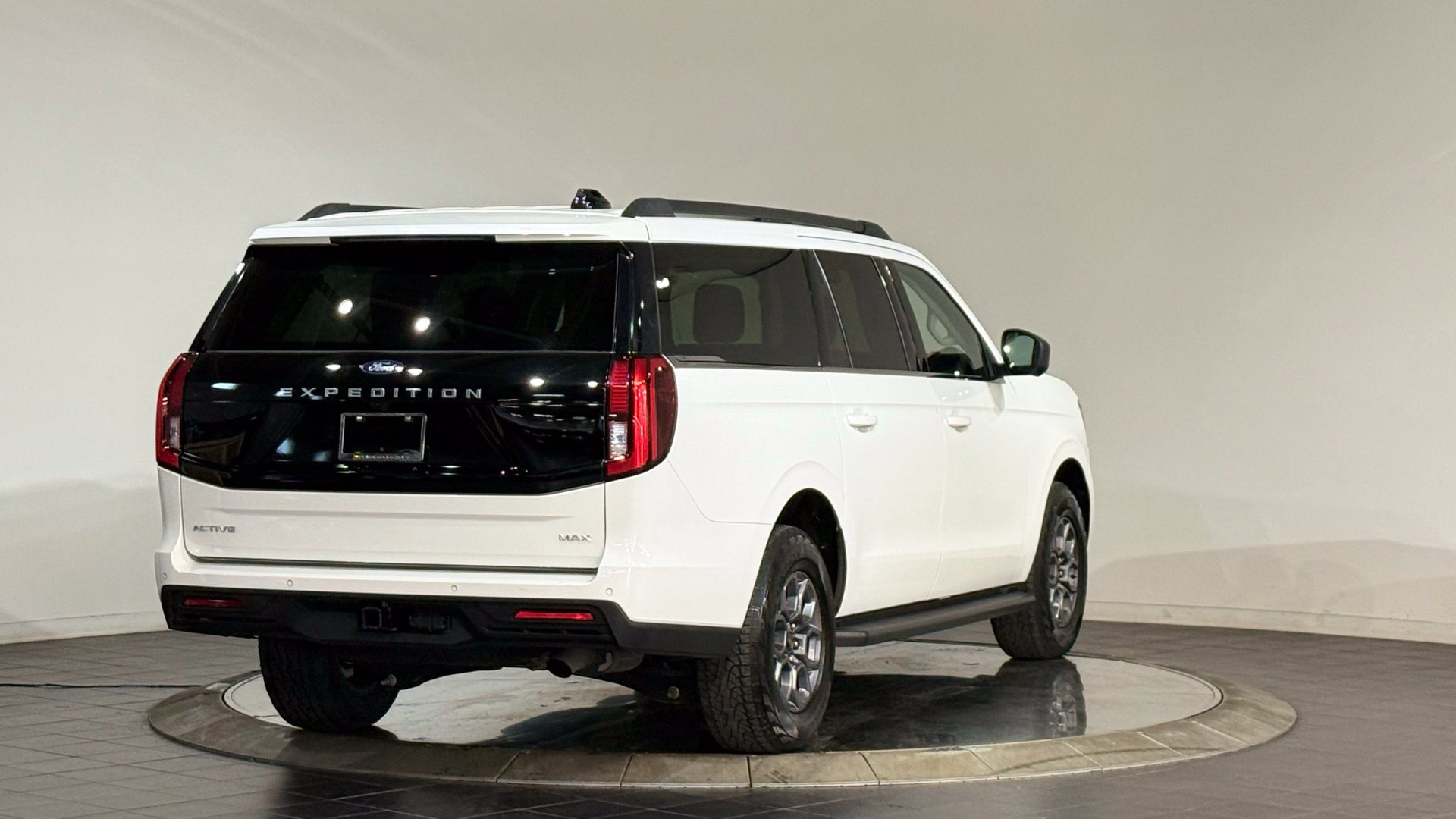 Used 2025 Ford Expedition Max Active AWD/4WD image 10