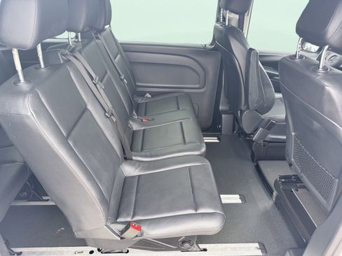 Used 2018 Mercedes-Benz Metris Passenger image 37