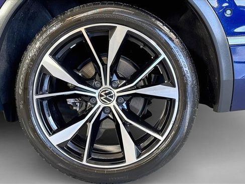 Used 2022 Volkswagen Tiguan SEL R-Line AWD/4WD image 30