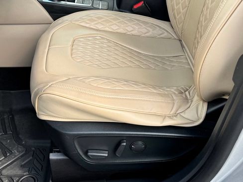 Used 2020 Ford Escape Titanium AWD/4WD image 24