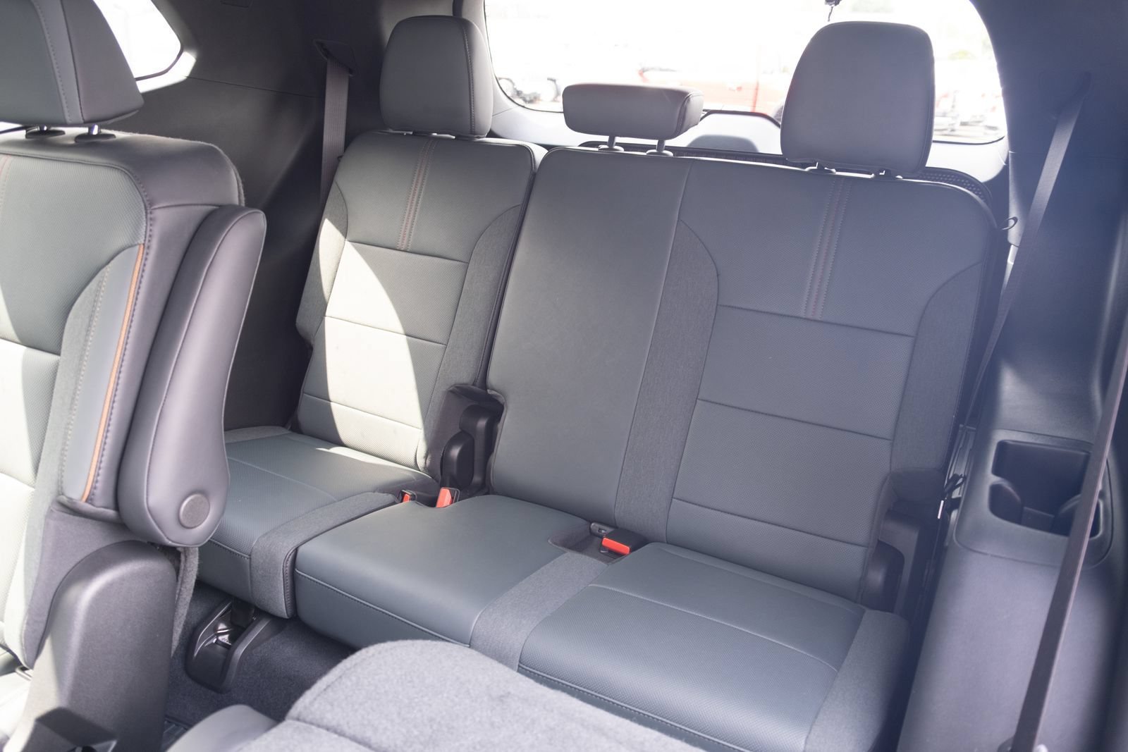 Used 2024 GMC Acadia AT4 w/ Luxury Package AWD/4WD image 19