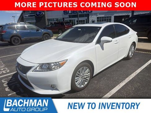 Used 2015 Lexus ES 350 w/ Luxury Package FWD image 3