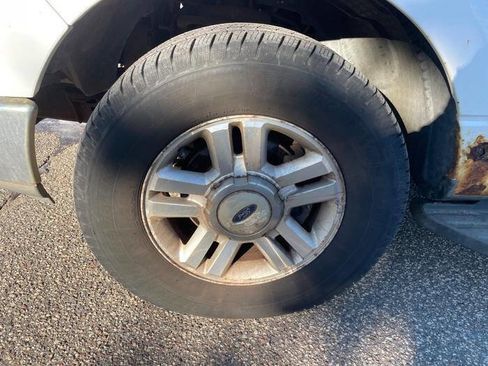 Used 2005 Ford F150 XLT image 11