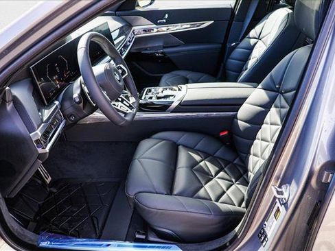 Used 2025 BMW 740i xDrive image 12