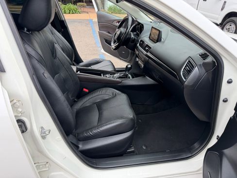 Used 2018 MAZDA MAZDA3 Grand Touring FWD image 14