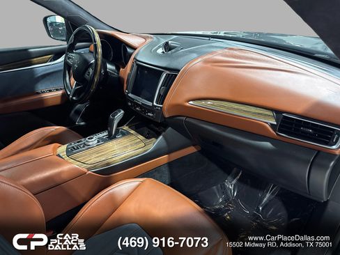 Used 2019 Maserati Levante GranLusso AWD/4WD image 26