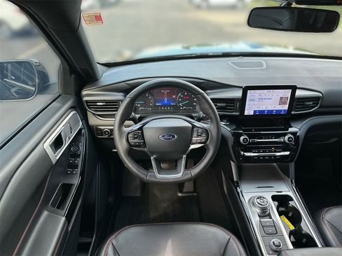 Used 2023 Ford Explorer ST-Line image 12