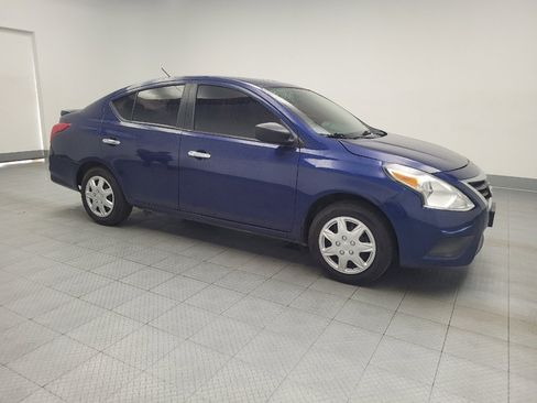 Used 2018 Nissan Versa SV FWD image 11