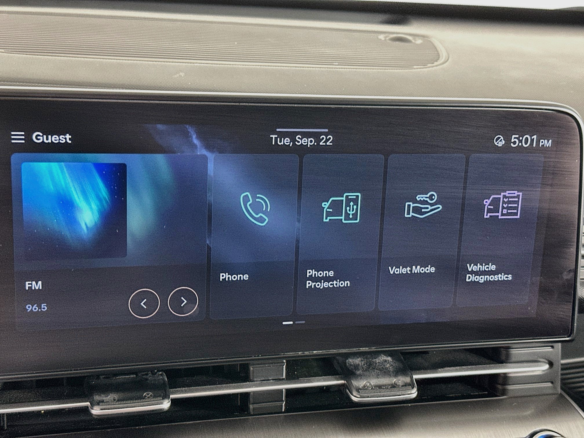 Used 2025 Hyundai Kona SEL FWD image 21
