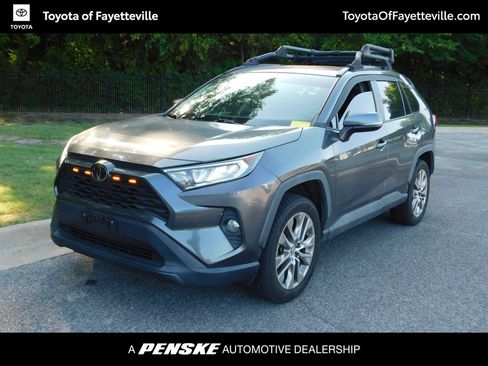 Used 2020 Toyota RAV4 XLE Premium FWD image 1