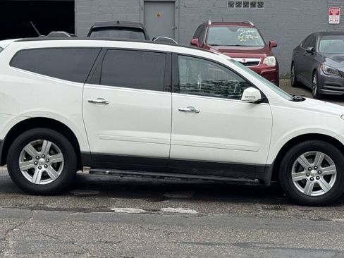 Used 2011 Chevrolet Traverse LT w/ LPO, 'HIT The Road' Package AWD/4WD image 4